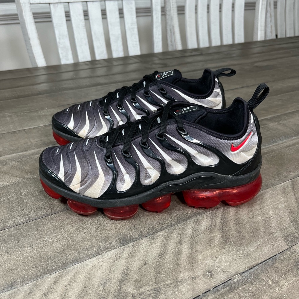 Nike Air VaporMax Plus TN Black Speed Red 2018 Shark Bite  display picture 2